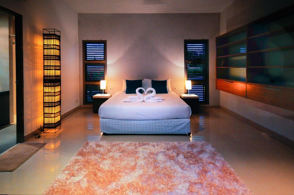 Nai Harn Beach Villa Bagian luar foto